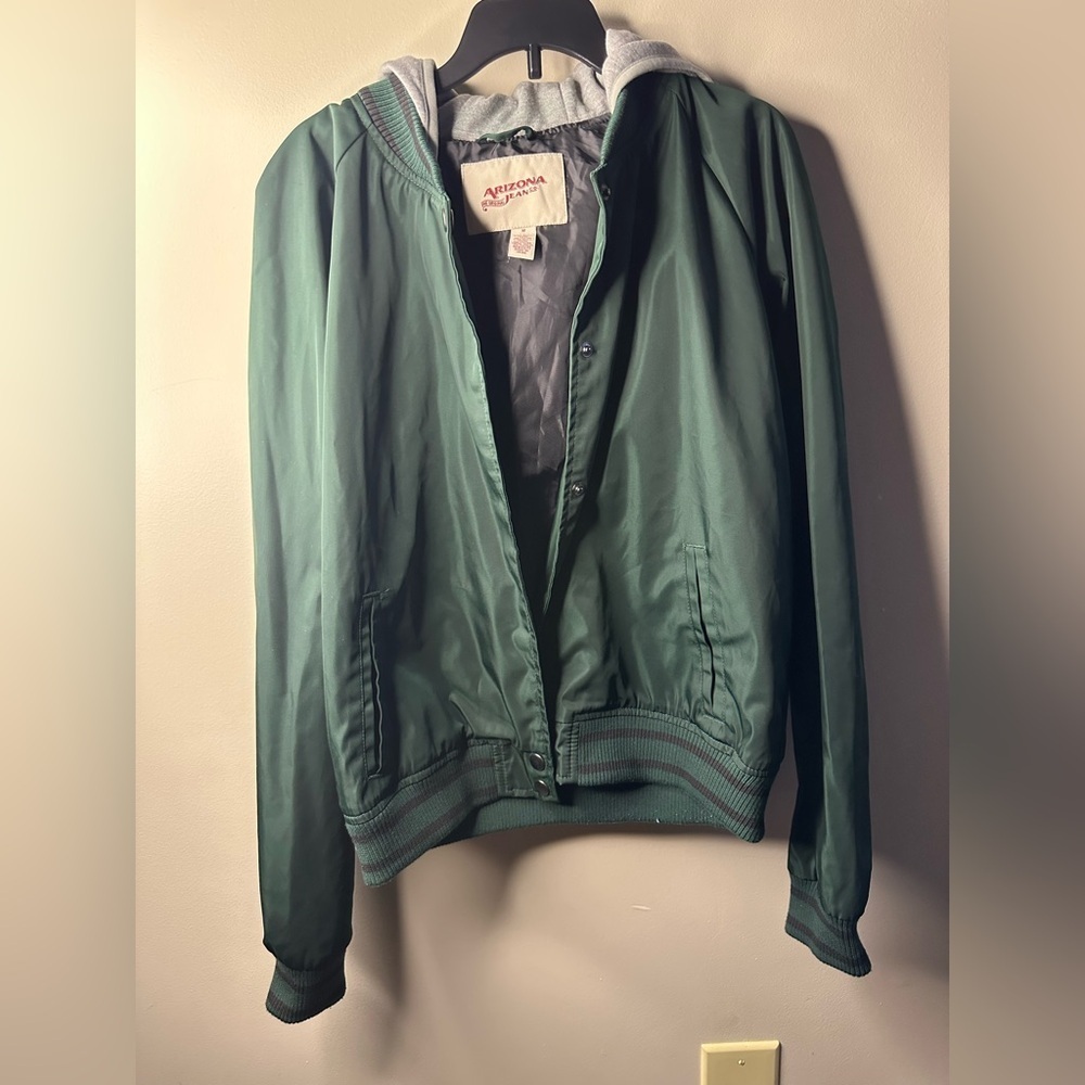 Vintage Women’s medium Arizona Jeans Co button up jacket with pockets and hood